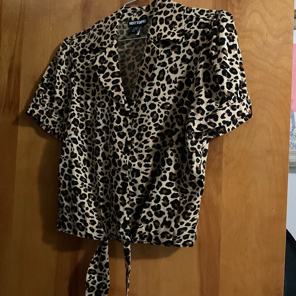 Hot Topic Leopard Print Tie-Front Top